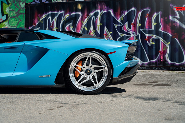 Фото дисков Anrky S3-X3 Глянцевый лак на Lamborghini Aventador