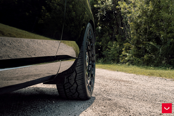 Фото дисков Vossen HF-9 Черный глянец на Land Rover Range Rover V