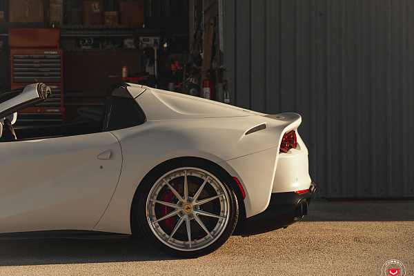 Фото дисков Vossen VPS-1 (3-Piece) Глянцевый лак на Ferrari 812