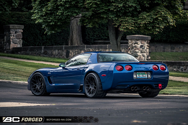 Фото дисков BC Forged RS40 Черный матовый на Chevrolet Corvette C5