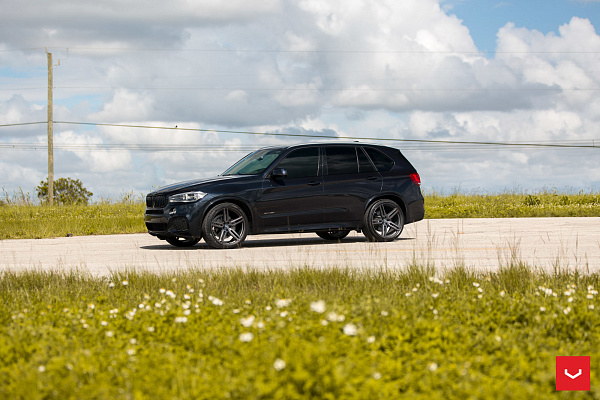 Фото дисков Vossen HF-1 Сатиновый графит на BMW X5/X5 M (F15/F85)