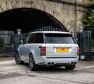 Фото дисков Kahn Pace Car на Range Rover IV