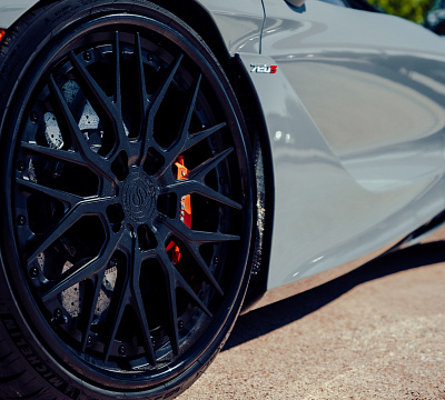Фото дисков Strasse Wheels SV10M Deep Concave FS на McLaren 720S