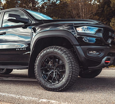 Фото дисков Vossen HF6-4 на Ram 1500 V