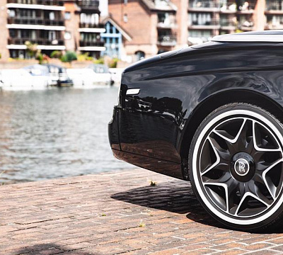Фото дисков Kahn Split 6 на Rolls-Royce Phantom