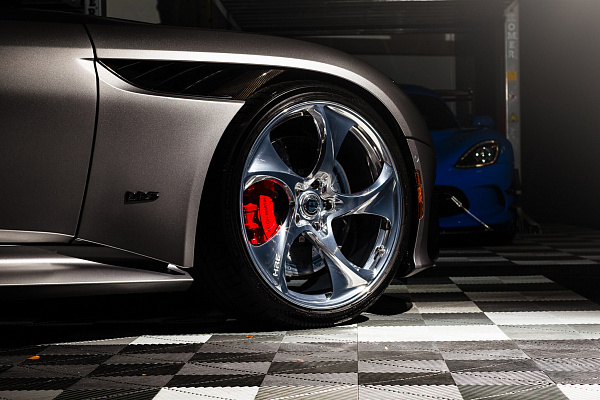 Фото дисков HRE 522M Полированный лак на Aston Martin DBS 3