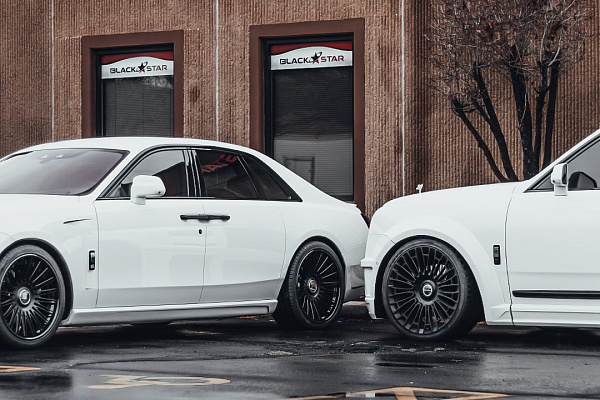 Фото дисков Brixton Forged LX01 Черный глянец на Rolls-Royce Cullinan