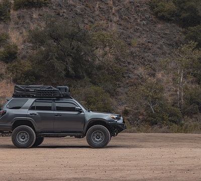 Фото дисков Black Rhino AXLE на Toyota 4Runner V