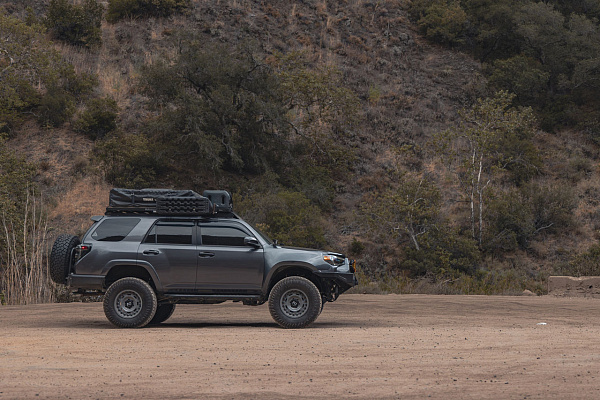 Фото дисков Black Rhino AXLE  на Toyota 4Runner V