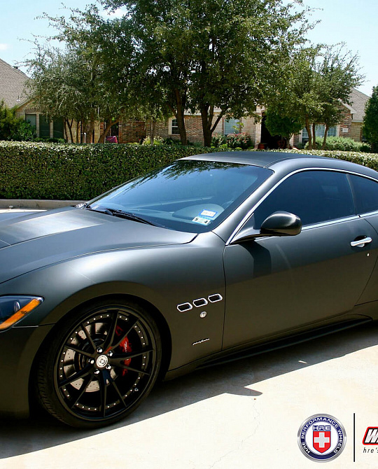 Фото дисков S104 Черный сатин на Maserati GranTurismo I
