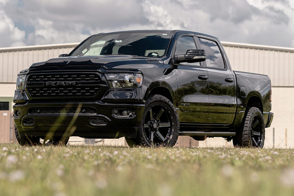 Фото дисков 4PLAY 4P63 Черный глянец на Ram 1500 V
