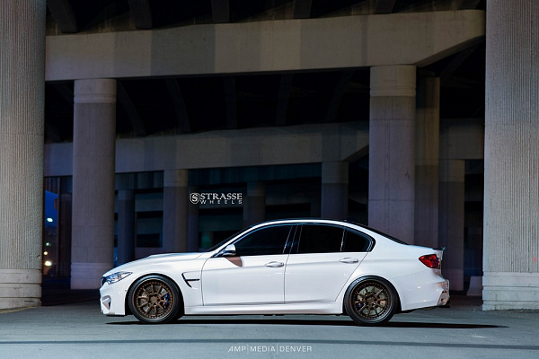 Фото дисков Strasse Wheels R10 Competition Сатиновая темная бронза на BMW 3/M3 (F3x/F80)