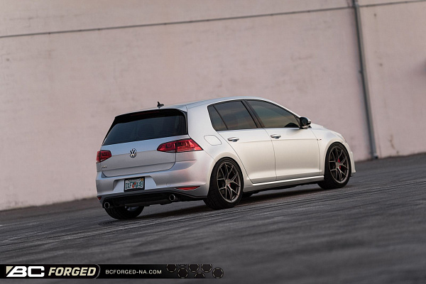Фото дисков BC Forged KL01 Матовый графит на Volkswagen Golf VII