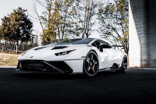 Фото дисков Brixton Forged TR05 Черный сатин на Lamborghini Huracan