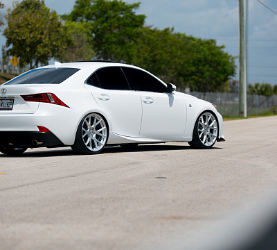Фото дисков Vossen VFS-6 на Lexus IS II