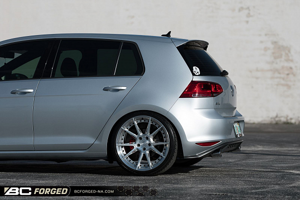 Фото дисков BC Forged HCA382 Глянцевый лак на Volkswagen Golf VII