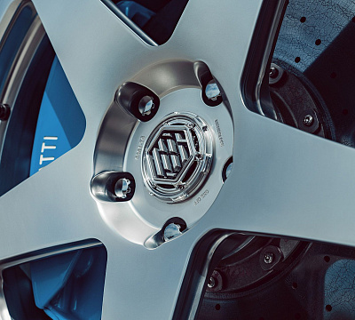 Фото дисков 1886 Wheels S005 на Bugatti Chiron