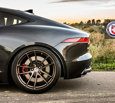 Фото дисков HRE P104 на Jaguar F-Type