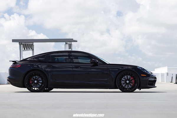 Фото дисков HRE P200 Черный глянец на Porsche Panamera II