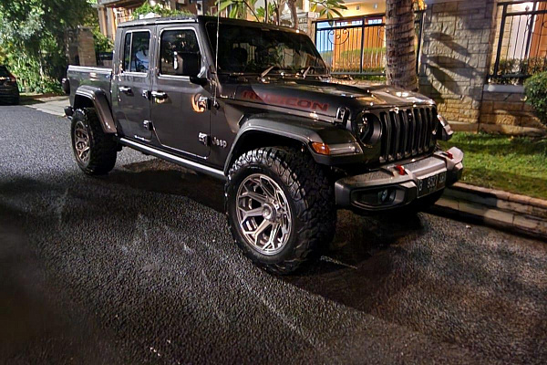 Фото дисков 4PLAY 4P80R Глянцевый графит на Jeep Gladiator II (JT)