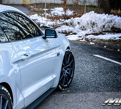 Фото дисков MRR M350 на Ford Mustang VI