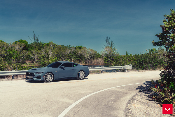 Фото дисков Vossen HF-7 Серебро на Ford Mustang VII