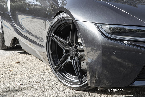 Фото дисков Strasse Wheels SV2 Deep Concave Duoblock Черный сатин на BMW i8
