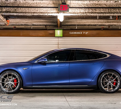 Фото дисков HRE P101 на Tesla Model S