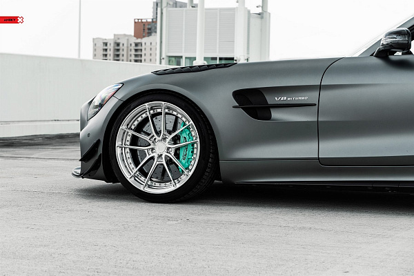 Mercedes-Benz AMG GT-R