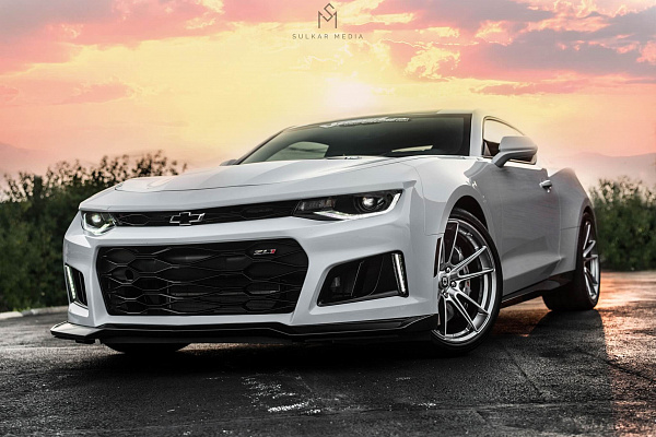 Фото дисков HRE FF04 Серебро на Chevrolet Camaro VI