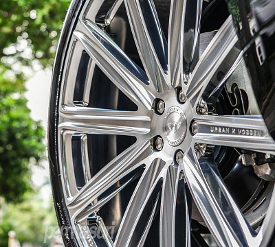 Фото дисков Vossen UV-2 на Land Rover Range Rover Velar