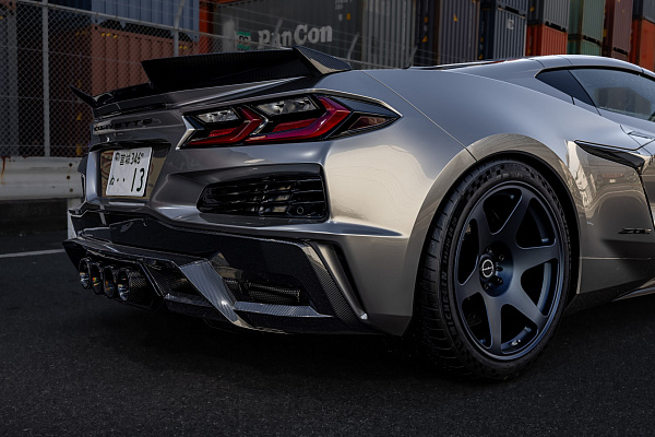 Фото дисков Brixton Forged RS01 Синий сатин на Chevrolet Corvette C8