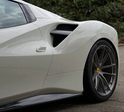 Фото дисков HRE P104 на Ferrari 488
