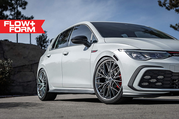 Фото дисков HRE FF28 Глянцевый тонированный лак на Volkswagen Golf VIII