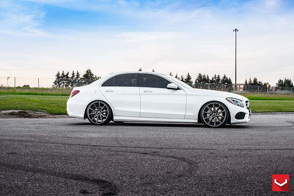 Фото дисков Vossen VFS-1 Сатиновый графит на Mercedes-Benz C-Class (W205)