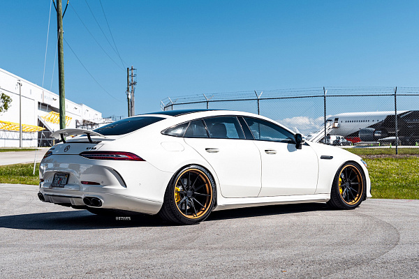 Mercedes Benz AMG GT53