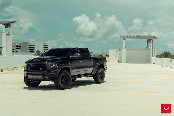 Фото дисков Vossen HF6-5 Черный глянец на Ram 1500 V