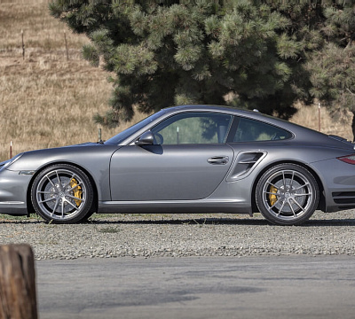 Фото дисков HRE P104 на Porsche 911 VI