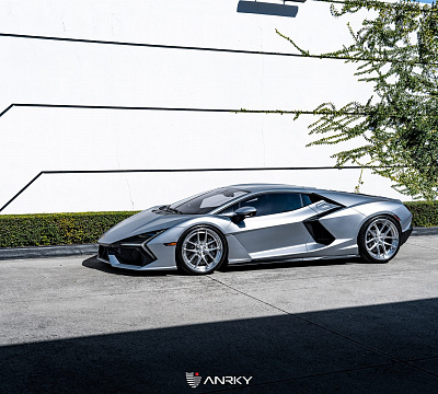 Фото дисков Anrky XR-301 на Lamborghini Revuelto