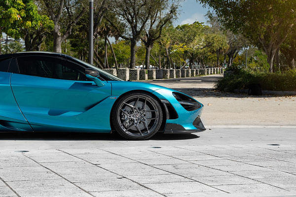 Фото дисков Anrky S1-X4 Глянцевый темный лак на McLaren 720S