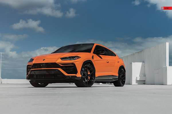 Фото дисков Anrky S1-X4 Черный глянец на Lamborghini Urus