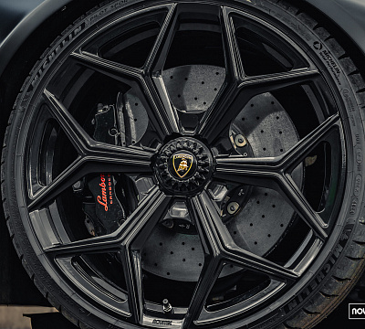 Фото дисков NOVITEC NL4 на Lamborghini Huracan