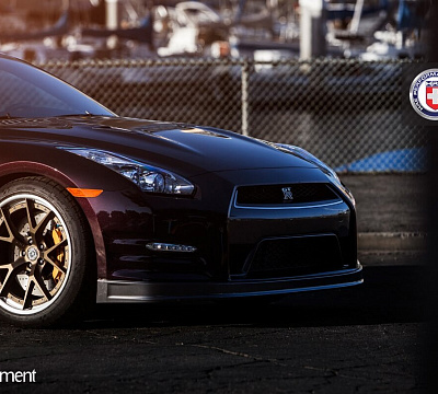 Фото дисков HRE S101 на Nissan GT-R