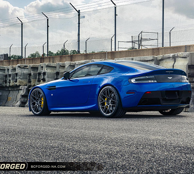 Фото дисков BC Forged KL12 на Aston Martin Vantage 3