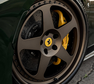 Фото дисков HRE 305 на Ferrari F8
