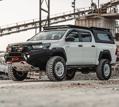 Фото дисков Black Rhino FUJI на Toyota Hilux VIII