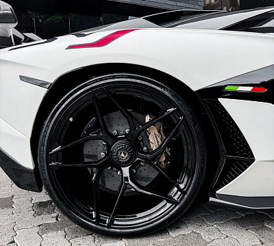 Фото дисков Brixton Forged PF5 на Lamborghini Aventador