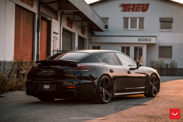 Фото дисков Vossen HF-1 Алмазная проточка на Porsche Panamera I