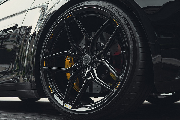 Фото дисков Brixton Forged PF12 R / RS Черный глянец на Porsche 911 VIII