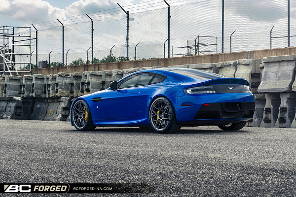Aston Martin Vantage